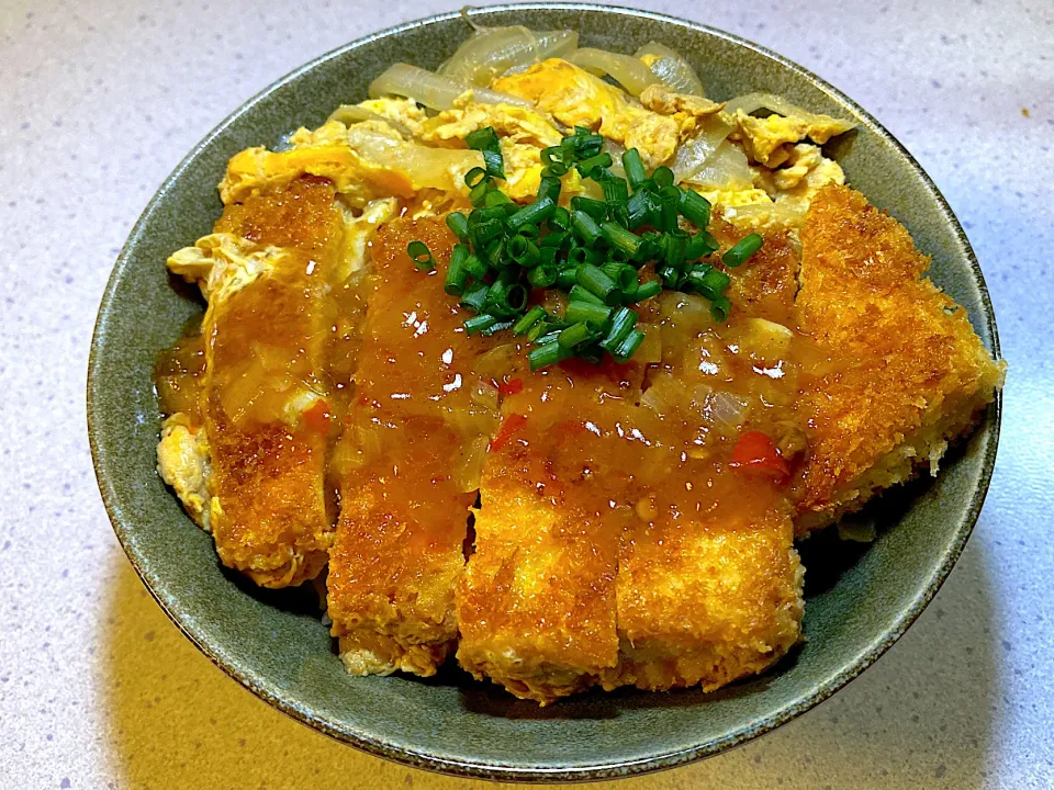 豆腐で作るカツ丼|依神姉妹の節約ずぼらレシピちゃんねるさん