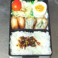 Snapdishの料理写真:太刀魚紫蘇チーズフライ&イカフライ弁当|黒川克博さん