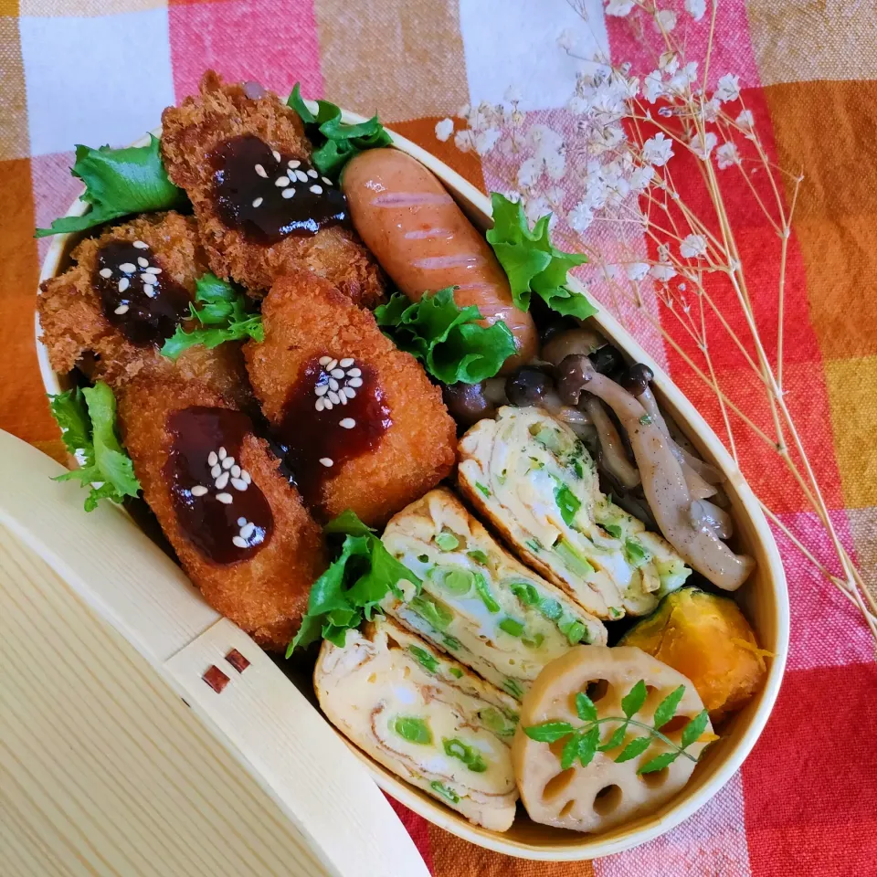 今日のわっぱご飯

ひとくちカツ弁当
　ひとくちカツ
　だし巻き玉子
　シャウエッセン

美味しくできました✨|ふかふかごはんさん