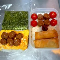 Snapdishの料理写真:11/6 子の六文銭おにぎらずと自分弁当|なかちゃんたまごさん