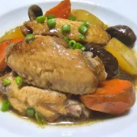 Snapdishの料理写真:Simple lunch - braised mid joint chicken wings with potatoes,  carrots n shitake mushrooms|Chua Jeanさん