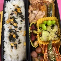 Snapdishの料理写真:豚肉とかぼちゃ甘辛炒め、きゃべつの塩昆布、お豆、アスパラとにんじんの胡麻和え、ウインナーとマッシュルームのパクチー|ちあぽんさん