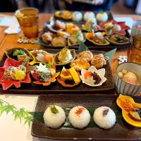 Snapdishの料理写真:太宰府の連歌屋珈琲で開運ランチ♡おにぎりとオカズ色々プレート|さくたえさん