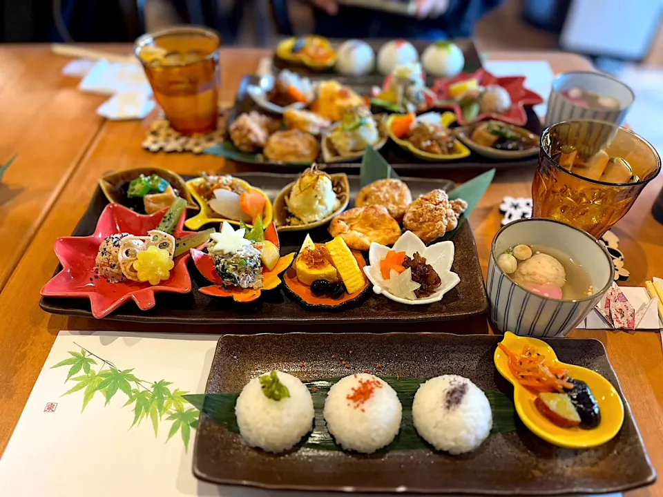 太宰府の連歌屋珈琲で開運ランチ♡おにぎりとオカズ色々プレート|さくたえさん