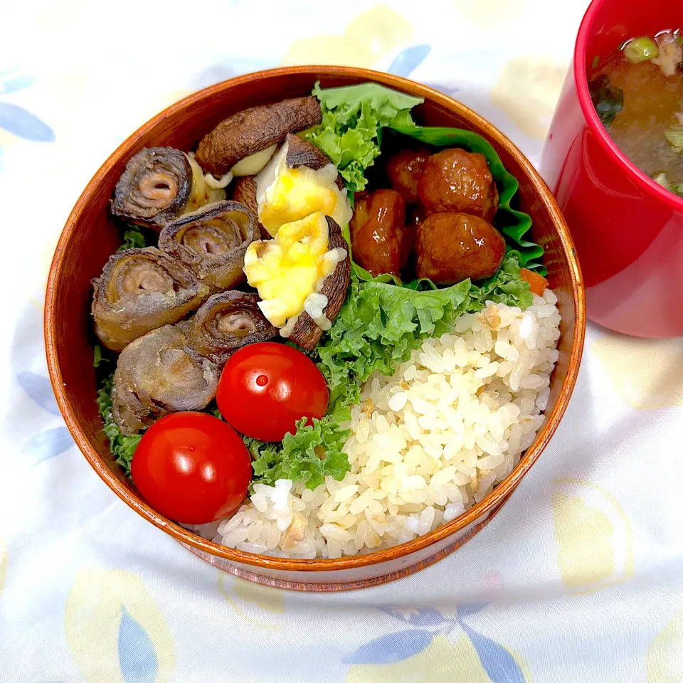 Snapdishの料理写真:ナスとベーコンのぐるぐるとしいたけのマヨチーズ焼き弁当|ゆっきーさん