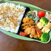 Snapdishの料理写真:鶏ももとれんこん、さつまいもの甘辛炒め弁当|kiicoさん