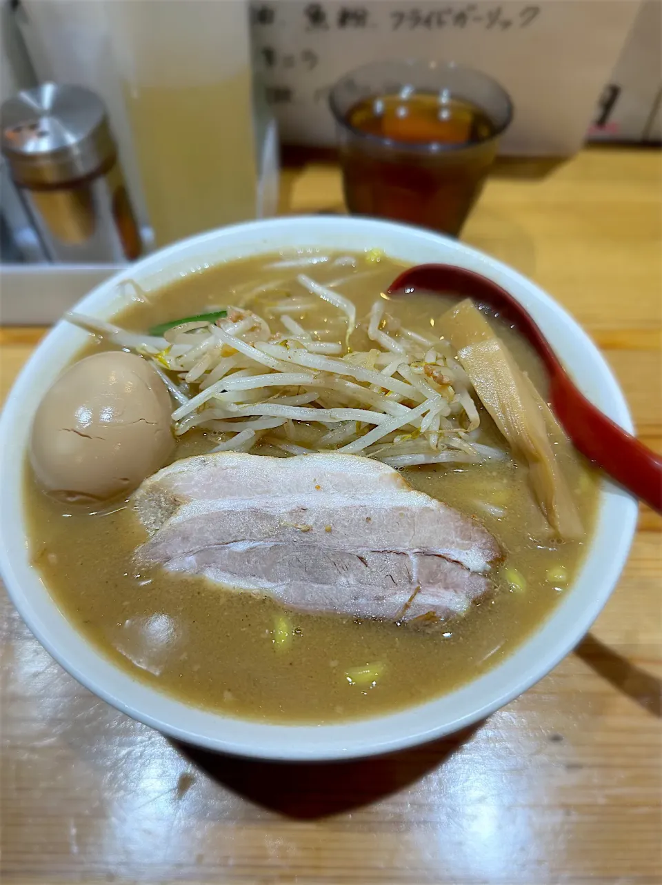 Snapdishの料理写真:味玉味噌ラーメン@花道庵 北参道店|morimi32さん