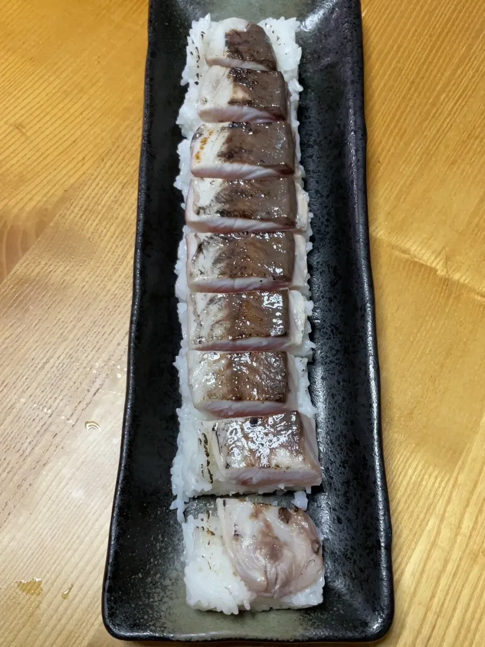 Snapdishの料理写真:ツムブリの炙り押し寿司|タマ三郎さん