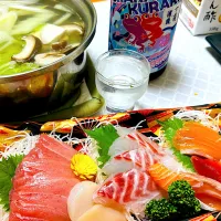 Snapdishの料理写真:宮城県のお酒。うららとくらら🍶お刺身と湯豆腐で。|ちはるさん