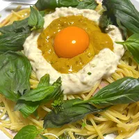 Snapdishの料理写真:アルファルファをたっぷり敷いた、ツナマヨ＆カレーマヨのスパゲティ♫wwwww| Yoshihiro Andoさん