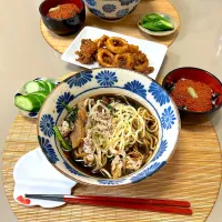 Snapdishの料理写真:富山ブラック黒醤油ラーメン、いくら丼、　　イカ唐揚げ、糠漬け| kekekeさん