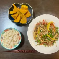 Snapdishの料理写真:⚫︎豚肉のチンジャオロース
⚫︎蒸しかぼちゃ
⚫︎玄米50%ご飯|tatsuponさん