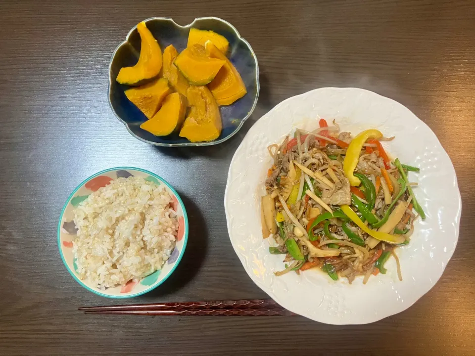 ⚫︎豚肉のチンジャオロース
⚫︎蒸しかぼちゃ
⚫︎玄米50%ご飯|tatsuponさん