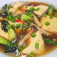 Simple n quick lunch - silken tofu with baby bok choy n shineji mushrooms|Chua Jeanさん