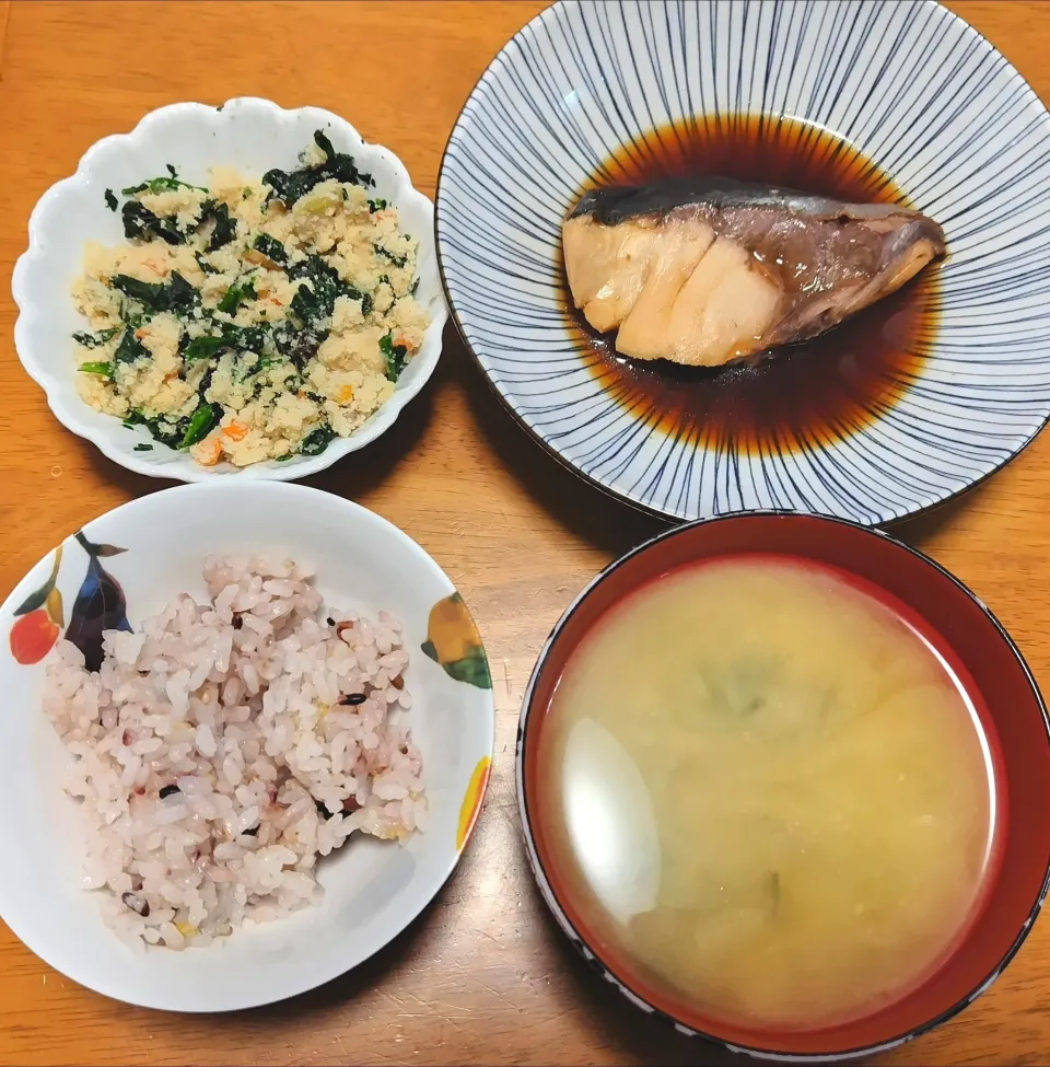 2024 0626　鰤のポン酢煮　ほうれん草と卯の花の和え物　なめことわかめのお味噌汁|いもこ。さん