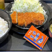 Snapdishの料理写真:とんかつ定食| マハロ菊池さん