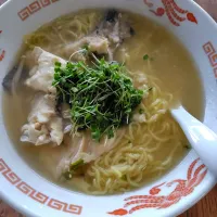 Snapdishの料理写真:鯛鍋の最後に締めのラーメン|ハイドランジアさん