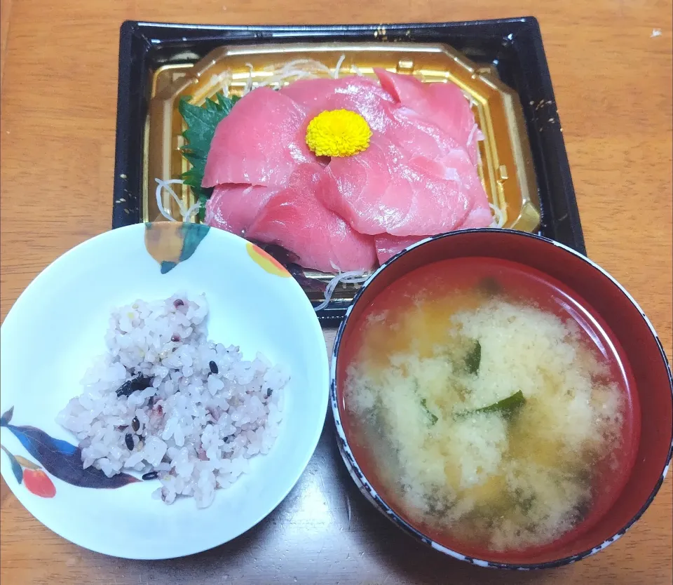 Snapdishの料理写真:2024 0624　お刺身　お味噌汁|いもこ。さん