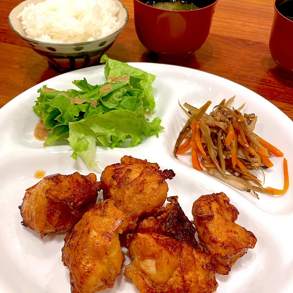 鶏むね唐揚げ　きんぴらごぼう　味噌汁|とゆあさん