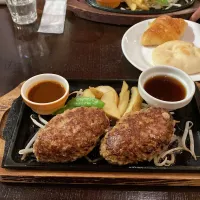 Snapdishの料理写真:モビーディックのハンバーグステーキ|Masami♥️AAAさん