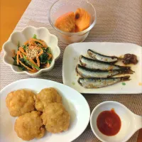 Snapdishの料理写真:☆鶏豆腐ナゲット　☆小いわし甘露煮　☆ごま和え　柿|chikakoさん