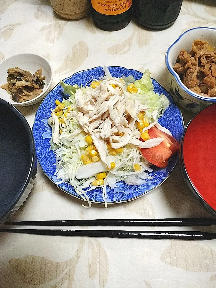 Snapdishの料理写真:バンバンジーサラダと大根の炊いたの|えぃみぃさん