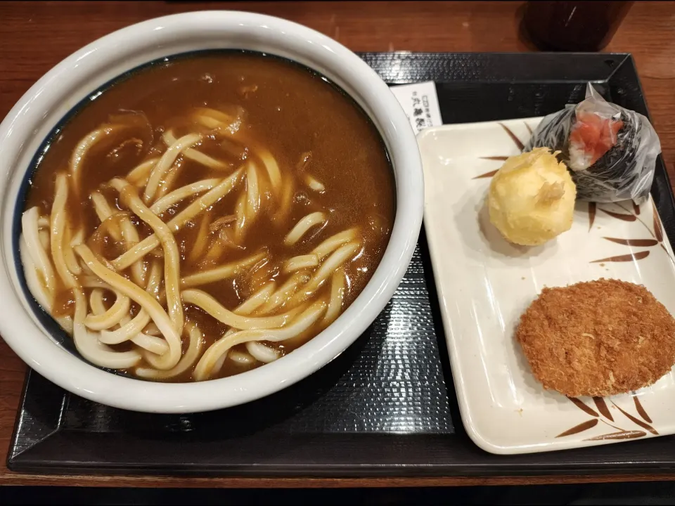 Snapdishの料理写真:寒くなってきたのでカレーうどん|アクちゃんさん