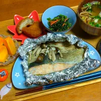 Snapdishの料理写真:鮭のホイル焼き🐟️|とししいたけさん