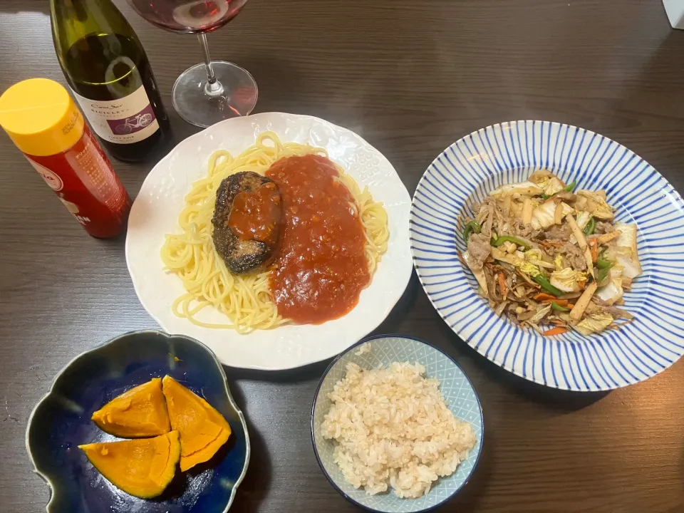 ⚫︎ミートハンバーグスパゲッティ(ソースはママー)
⚫︎豚肉と野菜炒め(昨日の手作りタレ残り)
⚫︎蒸しかぼちゃ(昨日の残り)
⚫︎玄米50%ご飯|tatsuponさん