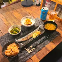 Snapdishの料理写真:真夜中の秋刀魚定食| KEITAさん