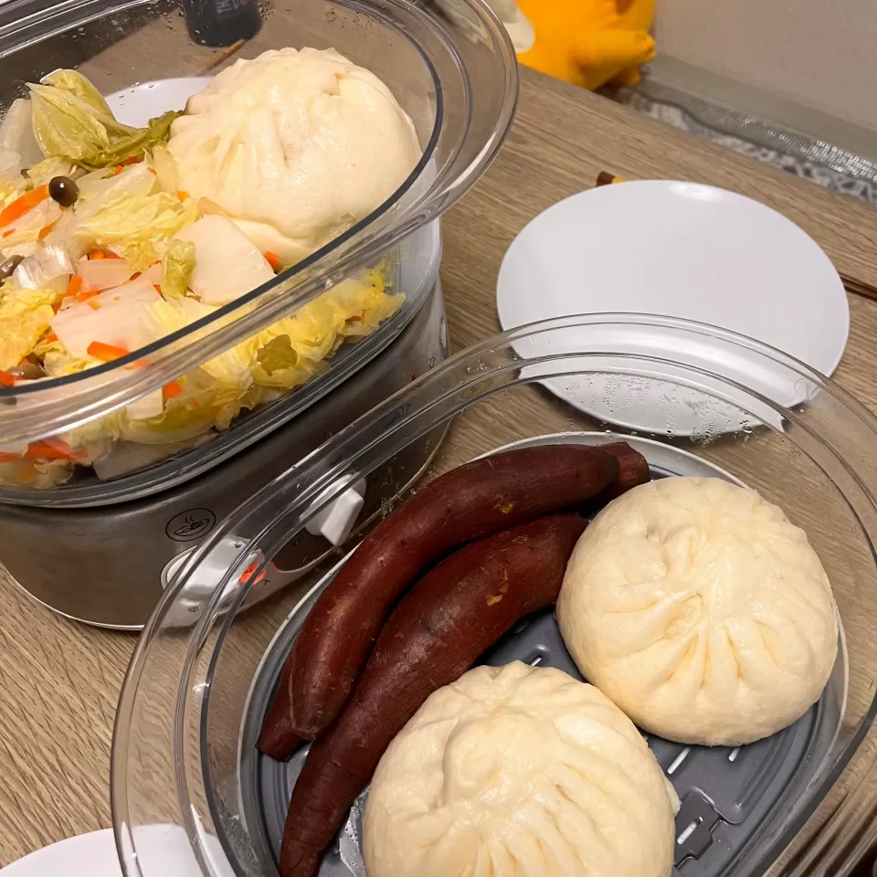 Snapdishの料理写真:肉まんと蒸し野菜|seiko Oさん