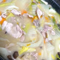 Snapdishの料理写真:白湯白菜鍋| yumamaさん