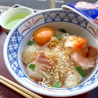 Snapdishの料理写真:鯛と海老の海鮮丼