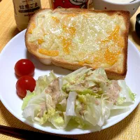 Snapdishの料理写真:チーズトースト|akkoさん