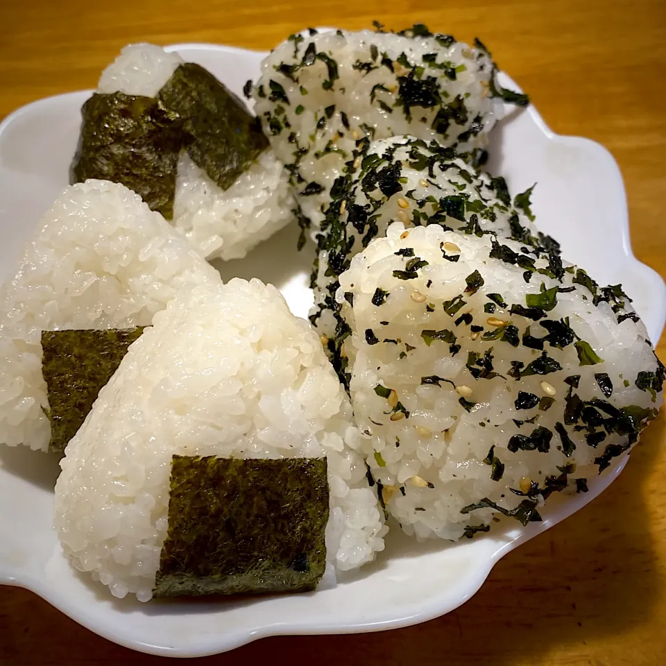 Snapdishの料理写真:夫のおにぎり🍙弁当|もえさん