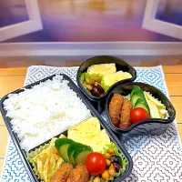 Snapdishの料理写真:お肉屋さんのコロッケ弁当|アッキーさん