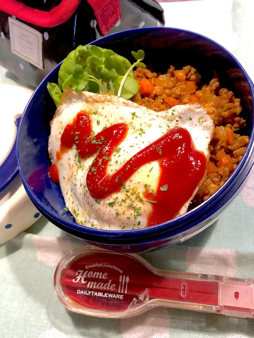 Snapdishの料理写真:2024.11.8  ＊今日のお弁当＊ドライカレー♪♪|rinrin*mama*さん