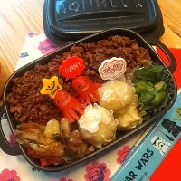 Snapdishの料理写真:2024.11.8　娘弁当🍱|あずきラテさん