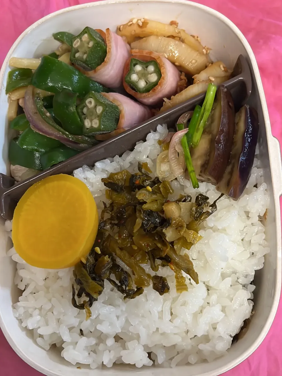 青椒肉絲、オクラベーコン巻き、れんこん梅あえ、ナスと茗荷和え、高菜|ちあぽんさん