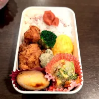 Snapdishの料理写真:唐揚げ弁当🍱|Rieさん