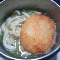 Snapdishの料理写真:みぞれ仕立てのなめ茸と肉そぼろ入りとろみ付きコロッケうどん| darkbaronさん