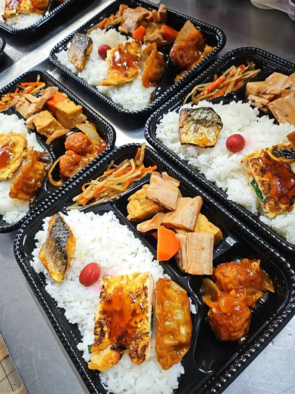 Snapdishの料理写真:筑前煮弁当|景子さん