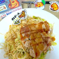 Snapdishの料理写真:野菜たっぷり鶏肉バリバリ素麺チャンプルー|もーやんさん