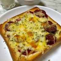 Snapdishの料理写真:朝はピザトースト🍕|Kojiさん