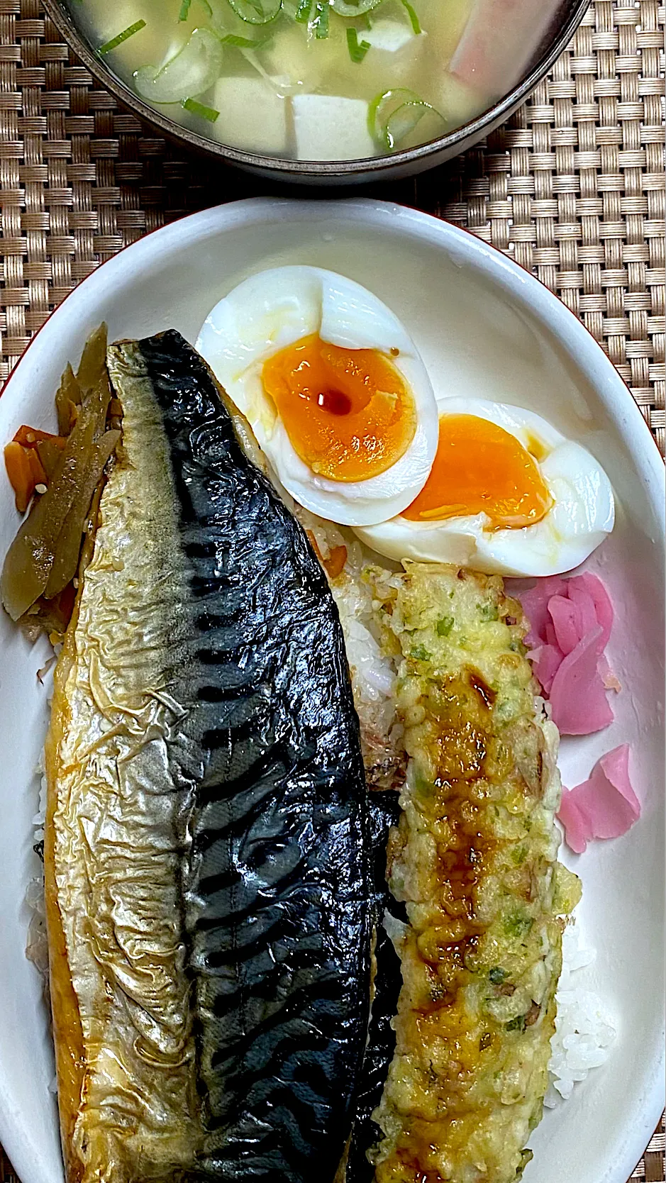 鯖定食|すくらんぶるえっぐさん