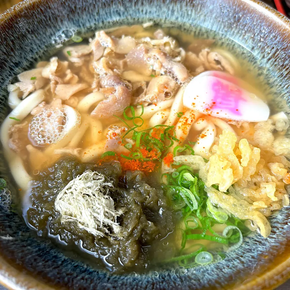 Snapdishの料理写真:資さんうどん 戸畑一枝店（創業店）　かしわうどん|Kouji  Kobayashiさん