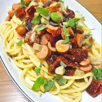 Snapdishの料理写真:イタリアフェアでゲットした極太パスタのピチ　ドライトマト＆チョリソー入り|みあこさん