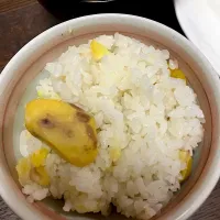 Snapdishの料理写真:秋の味覚　栗ごはん🌰| コマツ菜さん