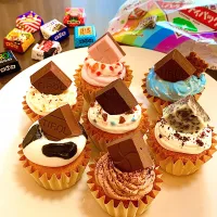 Snapdishの料理写真:カップケーキ🧁チロルチョコトッピング