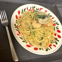 エビと牡蠣のクリームソース🍝|deronさん